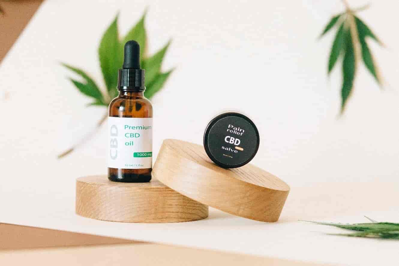 CBD oil pipet